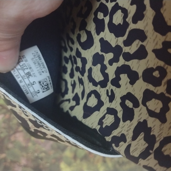 Adidas adilette comfort  leopard slides size 6 - Picture 5 of 5